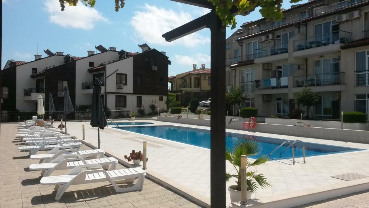 Menada Apolon Apartments Sozopol Esterno foto