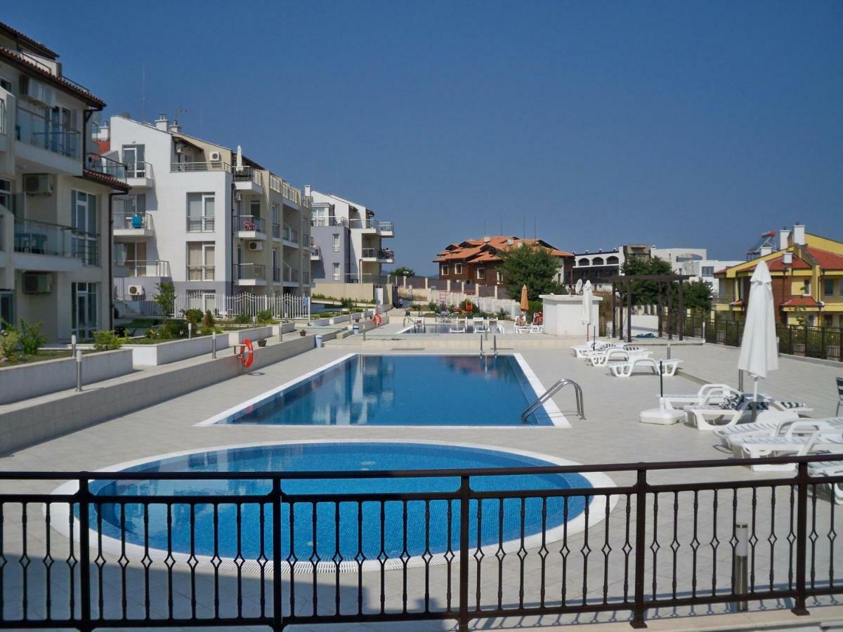Menada Apolon Apartments Sozopol Esterno foto
